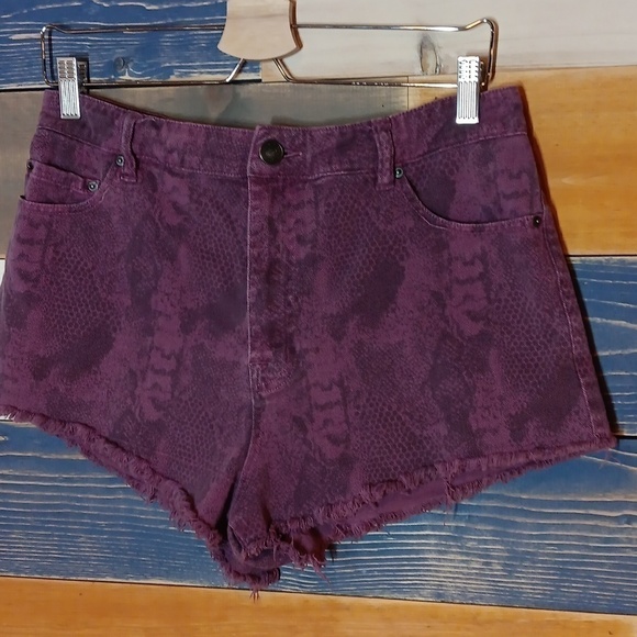 BDG Pants - BDG shorts High Rise Cheeky 32 pink snake skin